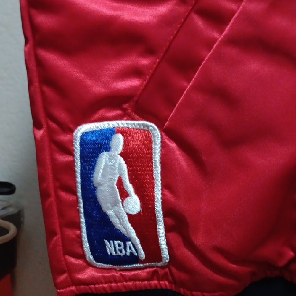 Chicago Bulls Mens Starter Jacket - Picture 3 of 4